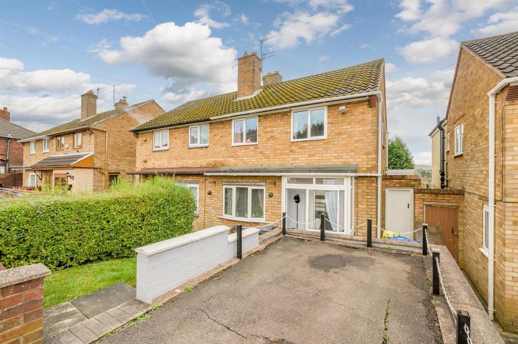 Coppice Road, Cradley Heath, B64 7LN 2 bed semidetached house for sale
