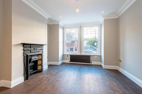 14 Agincourt Road, London, NW3 2PD