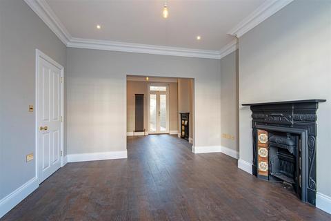 14 Agincourt Road, London, NW3 2PD