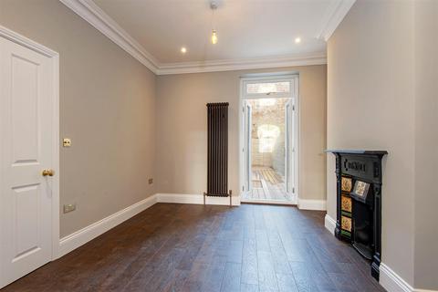 14 Agincourt Road, London, NW3 2PD