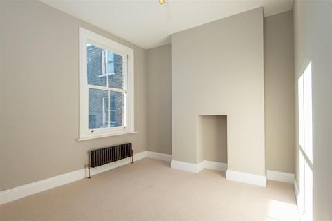 14 Agincourt Road, London, NW3 2PD