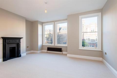 14 Agincourt Road, London, NW3 2PD