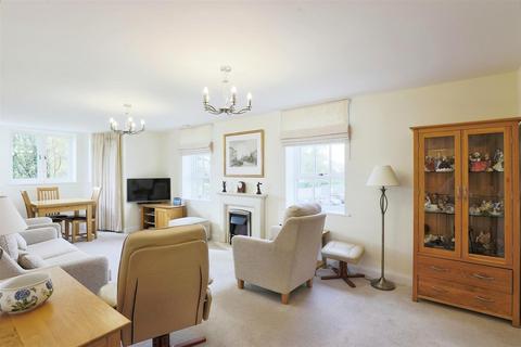 2 bedroom apartment for sale, Willoughby Place, Station Road, Bourton-on-the-Water, Cheltenham, Gloucestershire, GL54 2FF