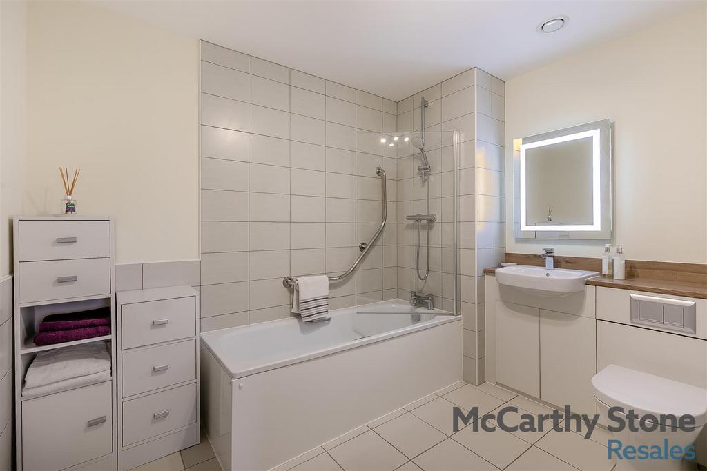 8669042-interior28.jpg