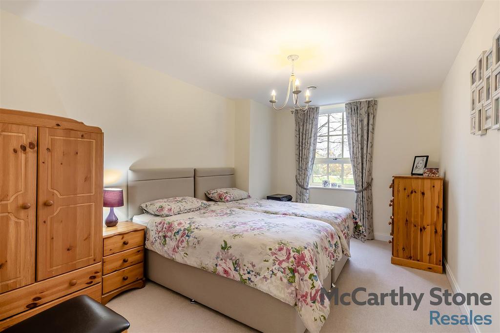 8669042-interior21.jpg