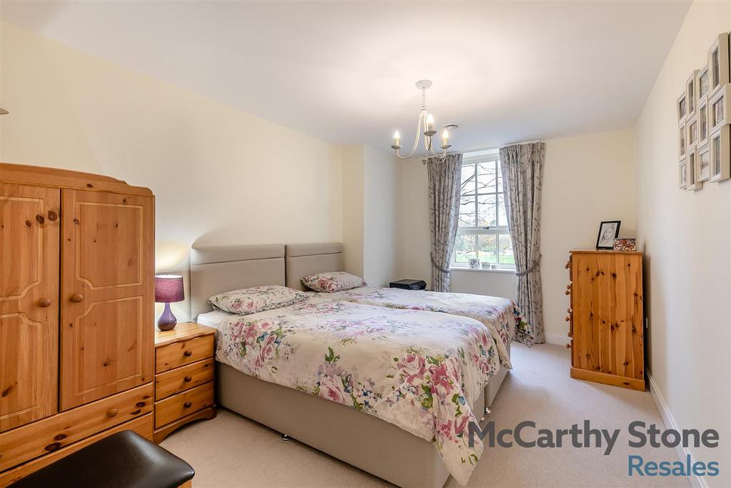 8669042-interior20.jpg