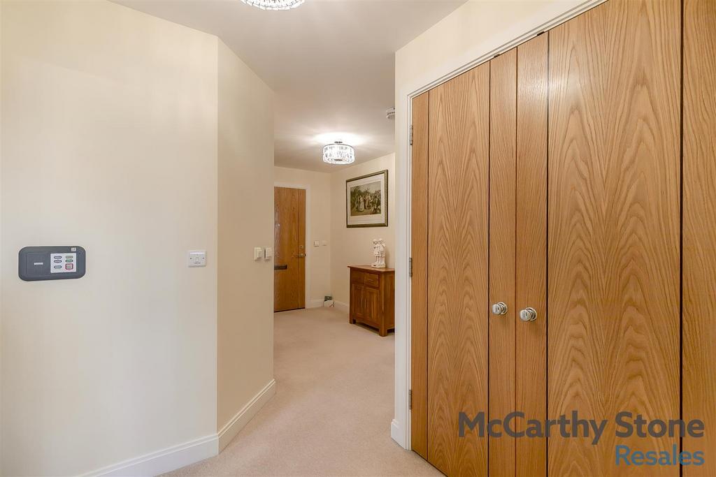 8669042-interior15.jpg