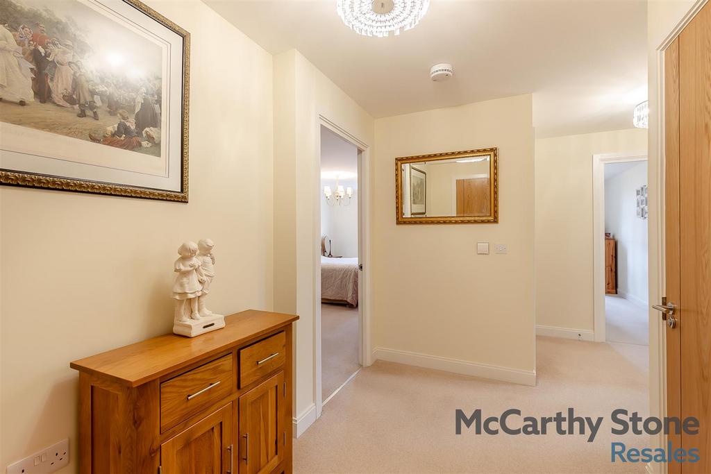 8669042-interior16.jpg