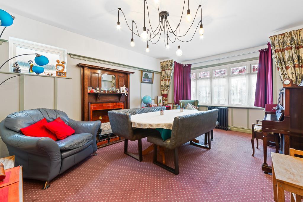 16 Kings Avenue -4.jpg