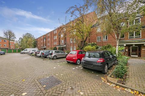 5 Reachview Close, London, NW1 0TY