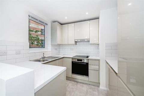 5 Reachview Close, London, NW1 0TY