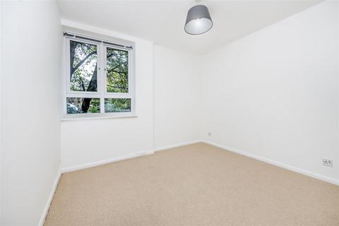 5 Reachview Close, London, NW1 0TY