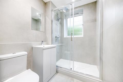 5 Reachview Close, London, NW1 0TY