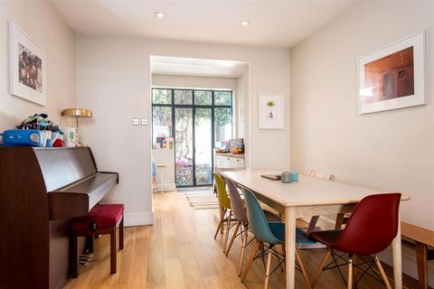11 Reeds Place, London, NW1 9NA