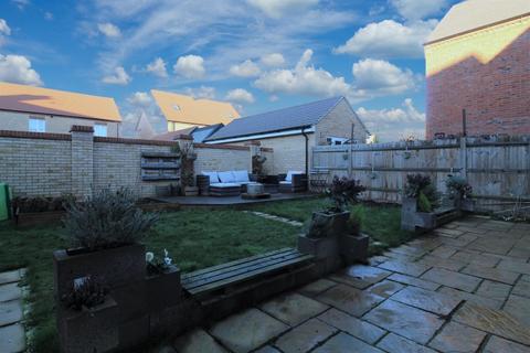 3 Wakes Row, Biggleswade, SG18 0PN