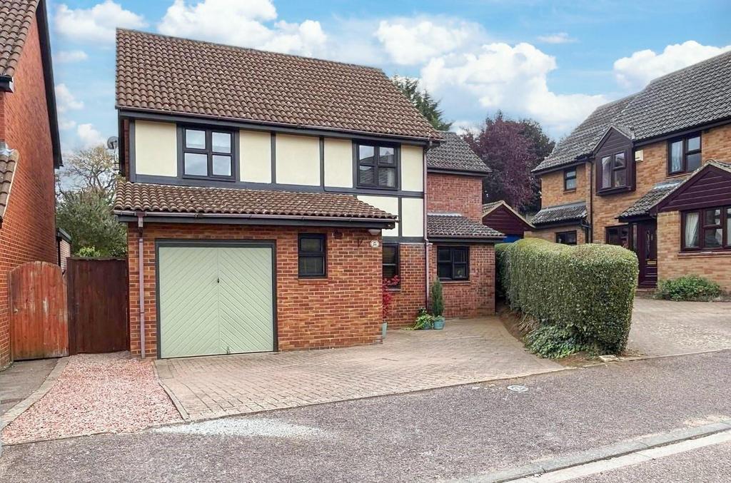 Jacobs Close, Potton SG19 4 bed detached house for sale £415,000