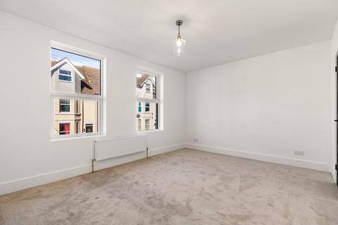 50 Linden Crescent, Folkestone, CT19 5SB