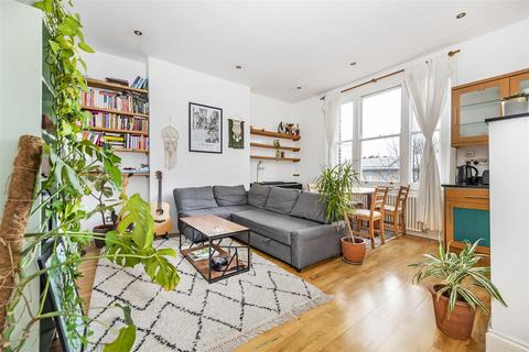 38c Caversham Road, London, NW5 2DS