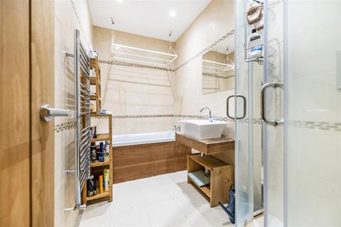 38c Caversham Road, London, NW5 2DS