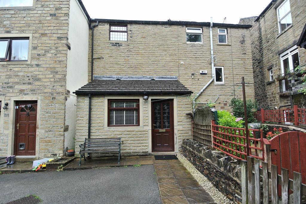 Low Town, Kirkburton, Huddersfield 2 bed terraced house to rent £625