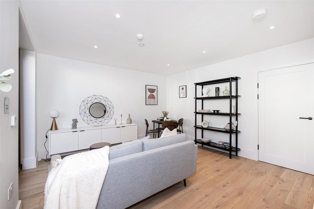 Carlyle Road, Ealing, W5 1 bed ground floor flat for sale £399,950