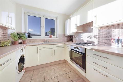 Flat 17, Gainford House Ellsworth Street, London, E2 0AS
