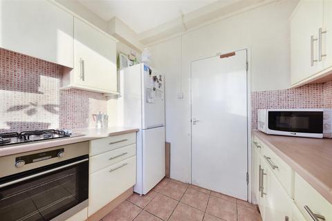 Flat 17, Gainford House Ellsworth Street, London, E2 0AS