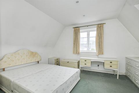 2 Moran Close, Bricket Wood, St Albans, AL2 3YT