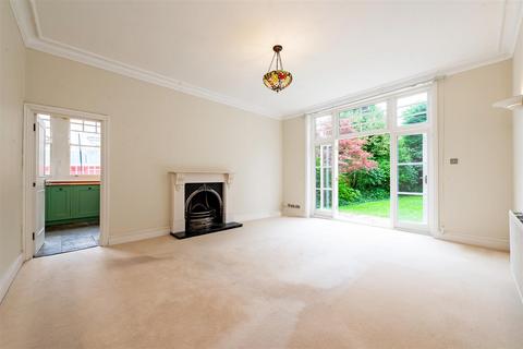 3 bedroom flat for sale - Clifton Road,