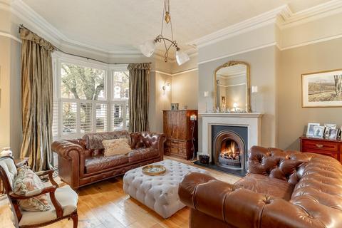 47 West End Avenue, Harrogate, HG2 9BX