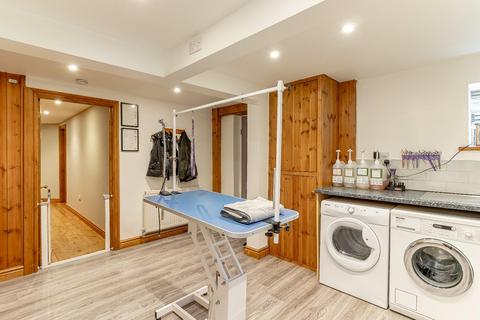 47 West End Avenue, Harrogate, HG2 9BX