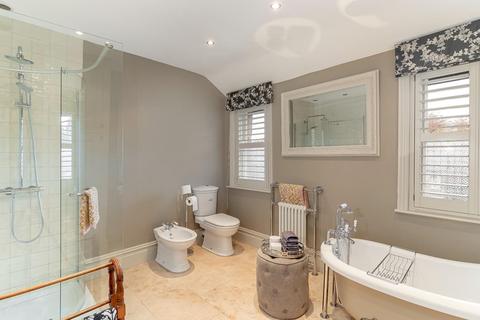 47 West End Avenue, Harrogate, HG2 9BX