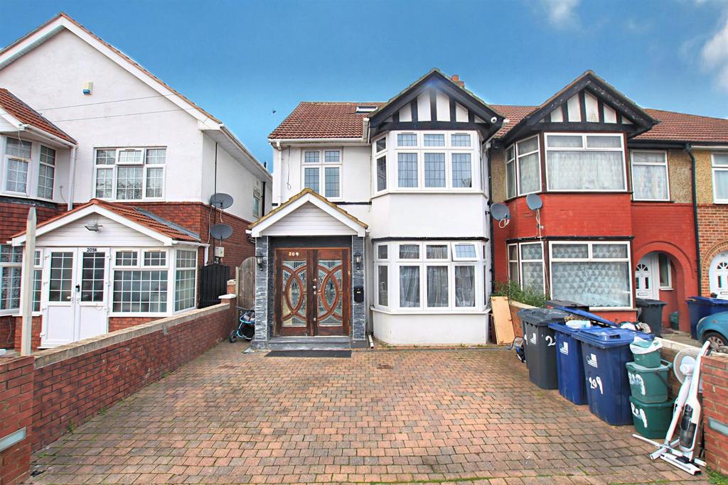 Park Avenue, Southall UB1 4 bed end of terrace house £575,000