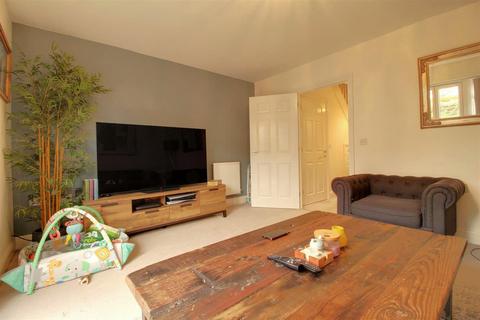 17 Neven Place, Gloucester, GL1 5NF