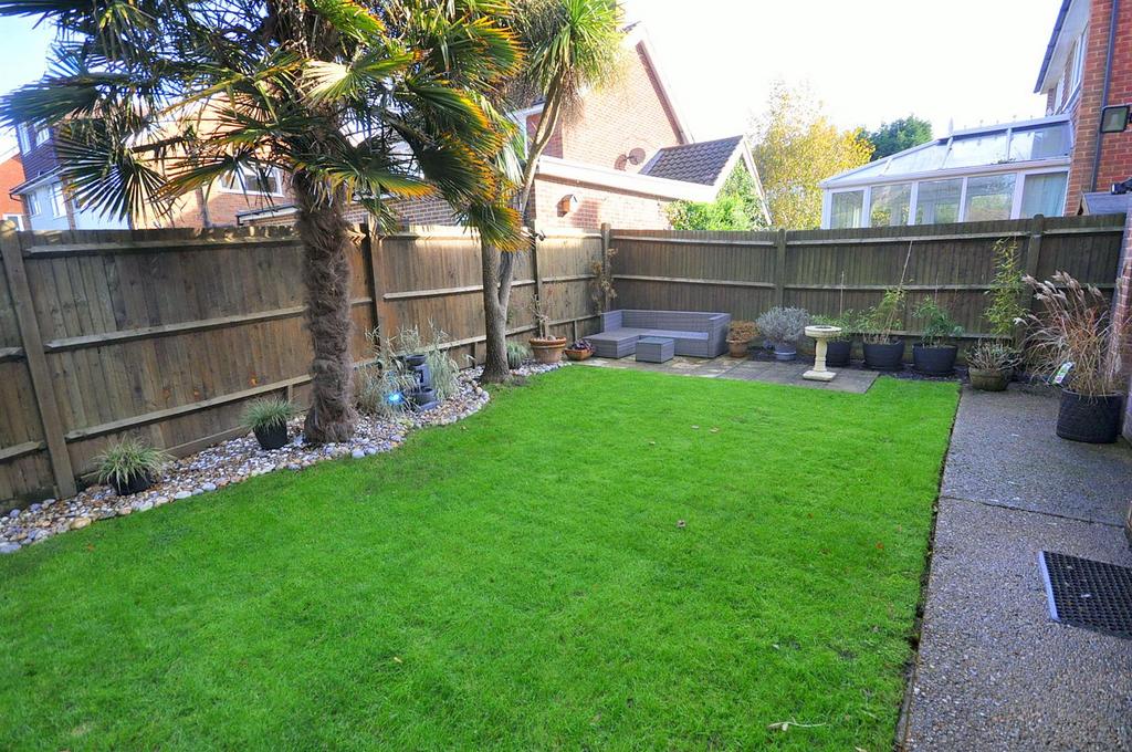 Winchester Way, Eastbourne 4 bed detached house for sale £545,000