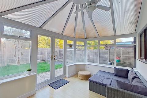 10 Birchen Lee, Emerson Valley, Milton Keynes, MK4 2JX