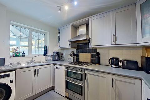 10 Birchen Lee, Emerson Valley, Milton Keynes, MK4 2JX