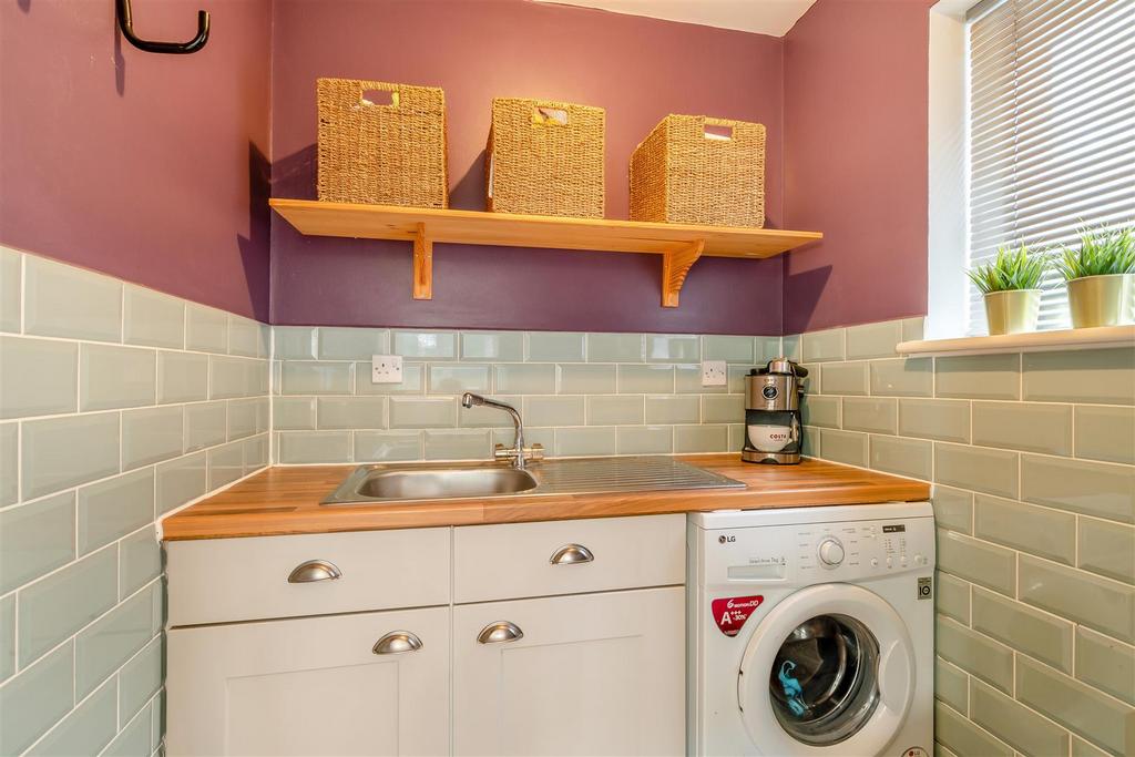 8576276-interior41.jpg