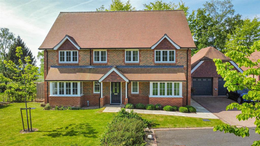 Warren Close, Catsfield, 5 bed detached house £875,000