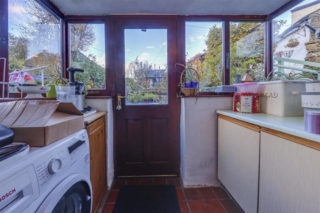 Rear Porch / Utility