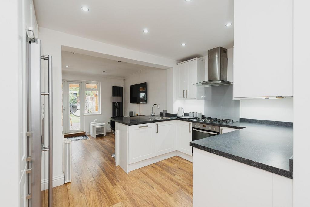 Mount Pleasant Road, New Malden 4 bed end of terrace house for sale £