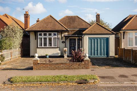 120 Meadow Walk, Epsom, KT19 0BA