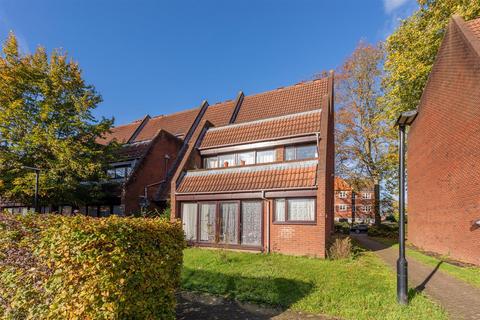 17 Bailey Close, Maidenhead, SL6 7YN