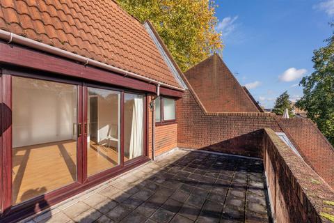 17 Bailey Close, Maidenhead, SL6 7YN