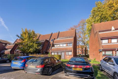 17 Bailey Close, Maidenhead, SL6 7YN