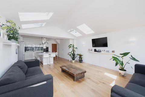31 Cranmer Close, Morden, SM4 4SU