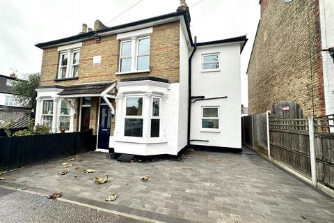 3 bedroom semi-detached house for sale, Southsea Avenue, Leigh On Sea, Essex