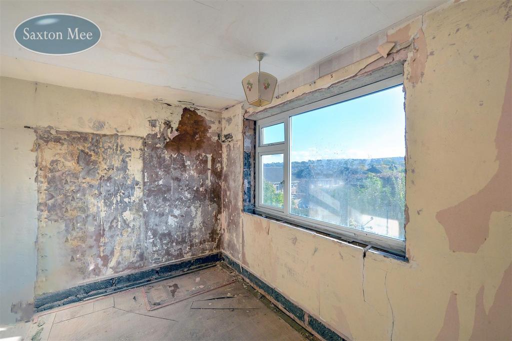 Bedroom 2e.jpg