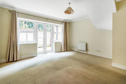 3 Chartwood Place, Dorking, RH4 2JY