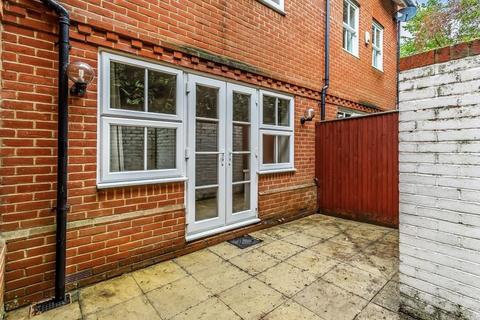 3 Chartwood Place, Dorking, RH4 2JY